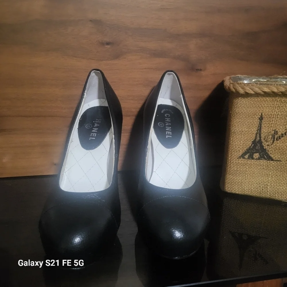 CHANEL PEARL CAVIAR PUMPS SIZE 38 - Picture 4 of 16